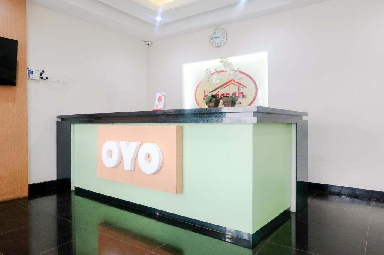 Oyo 696 Hasanah Guest House Syariah De Saphire Malang Eksteriør bilde