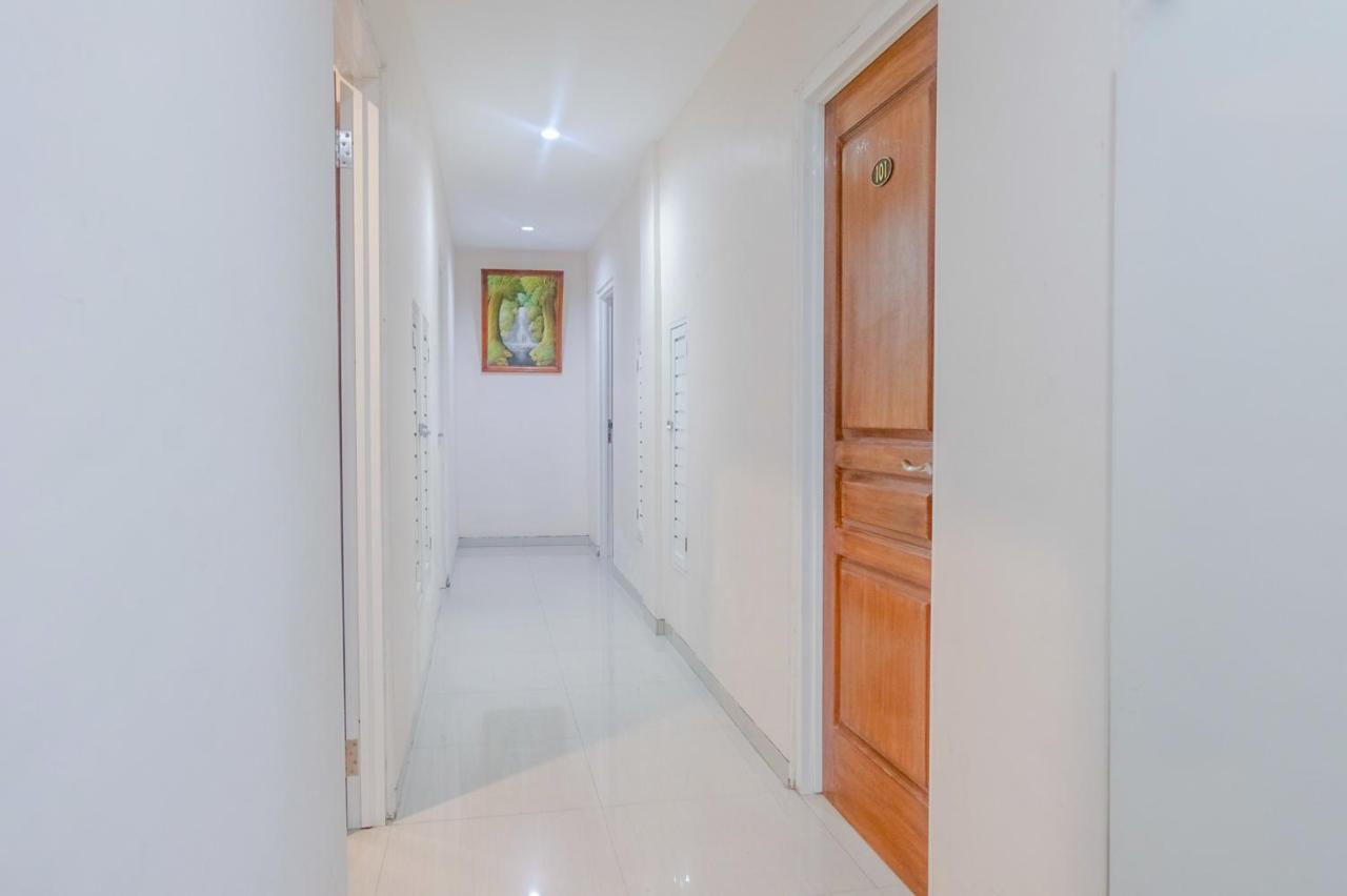 Oyo 696 Hasanah Guest House Syariah De Saphire Malang Eksteriør bilde