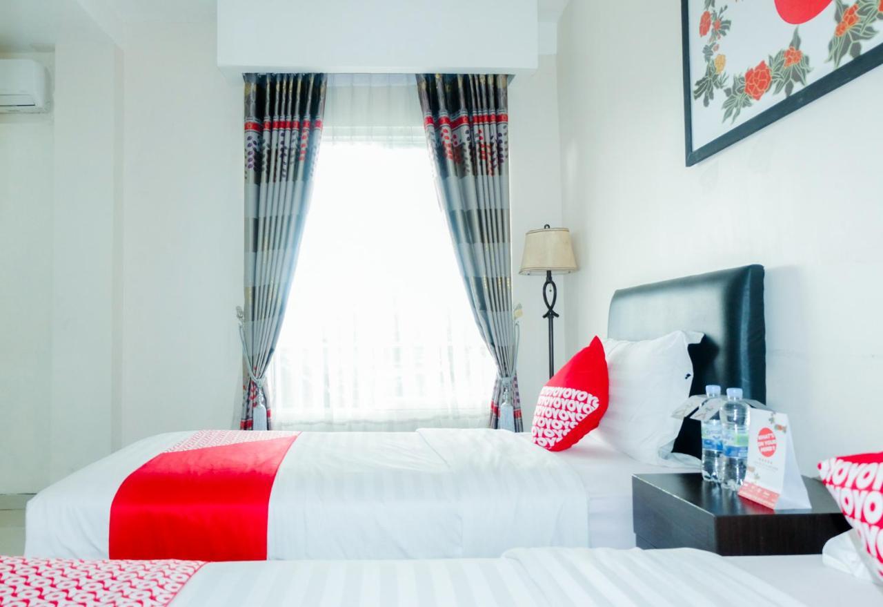 Oyo 696 Hasanah Guest House Syariah De Saphire Malang Eksteriør bilde