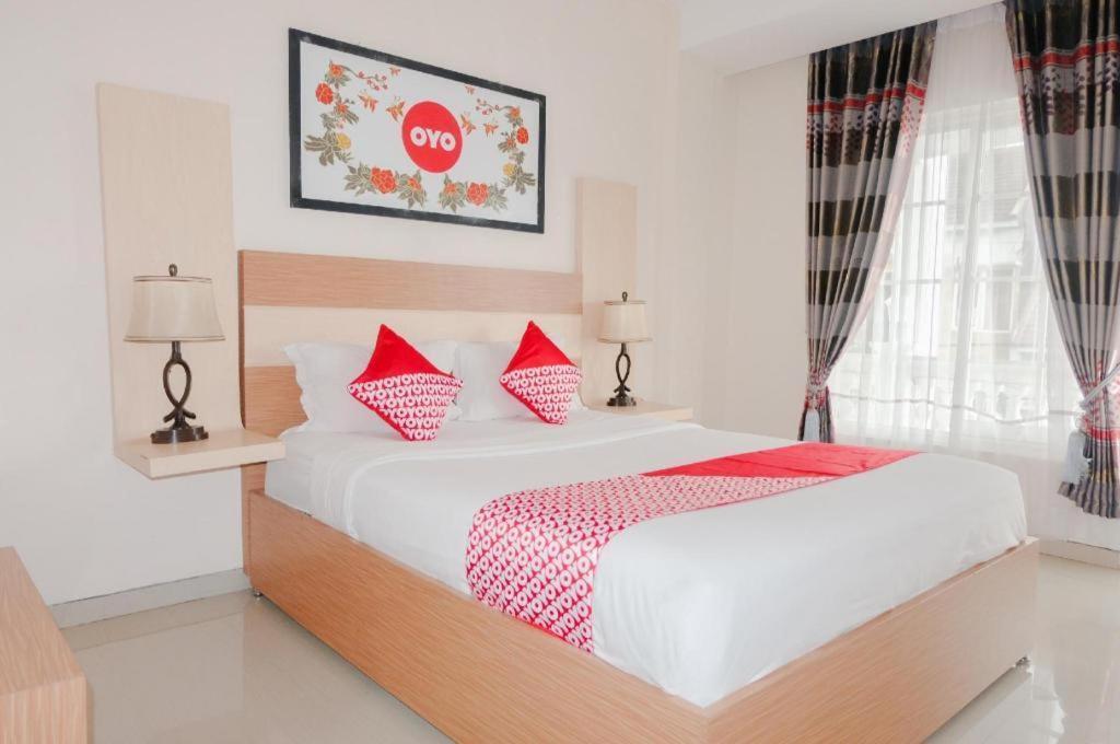 Oyo 696 Hasanah Guest House Syariah De Saphire Malang Eksteriør bilde