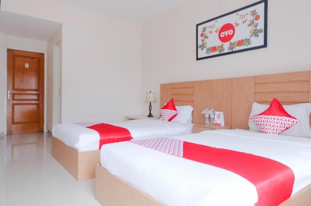 Oyo 696 Hasanah Guest House Syariah De Saphire Malang Eksteriør bilde